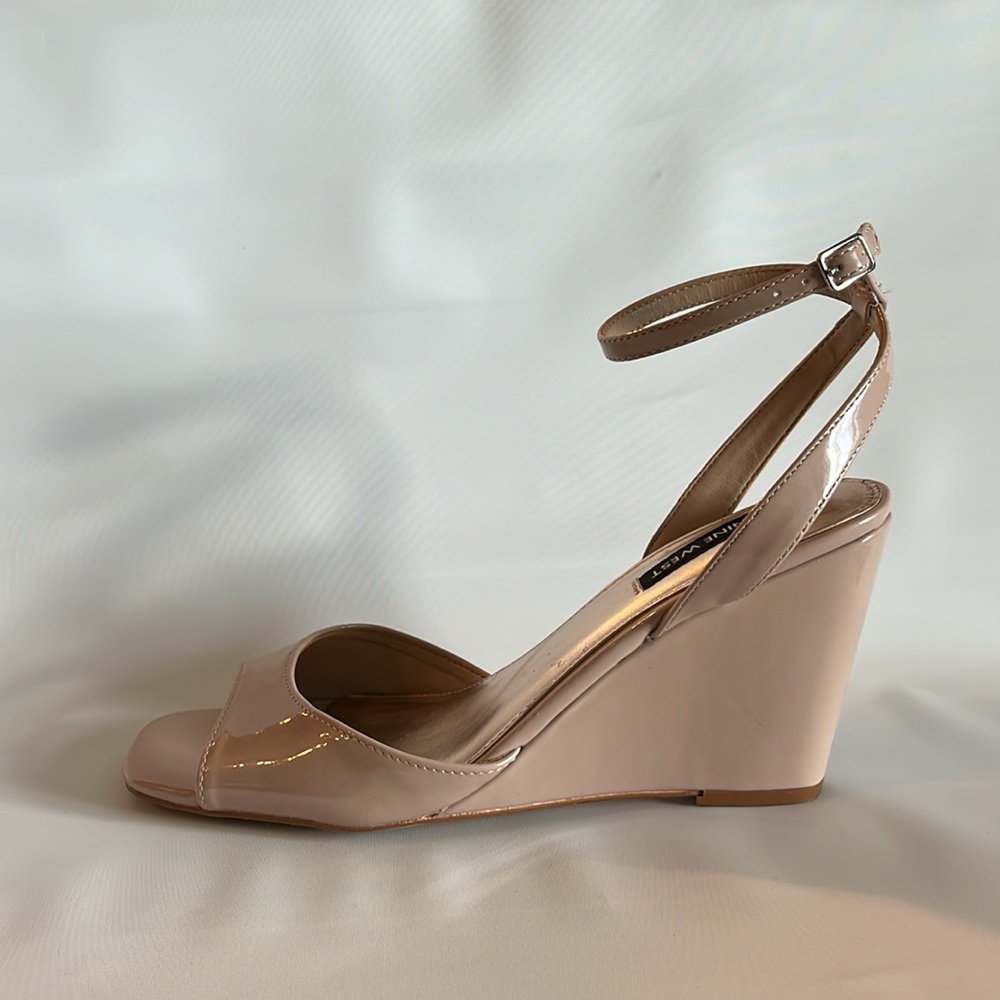 Women's Nevr Ankle Strap Wedge Sandals in “Light Natural Patent”